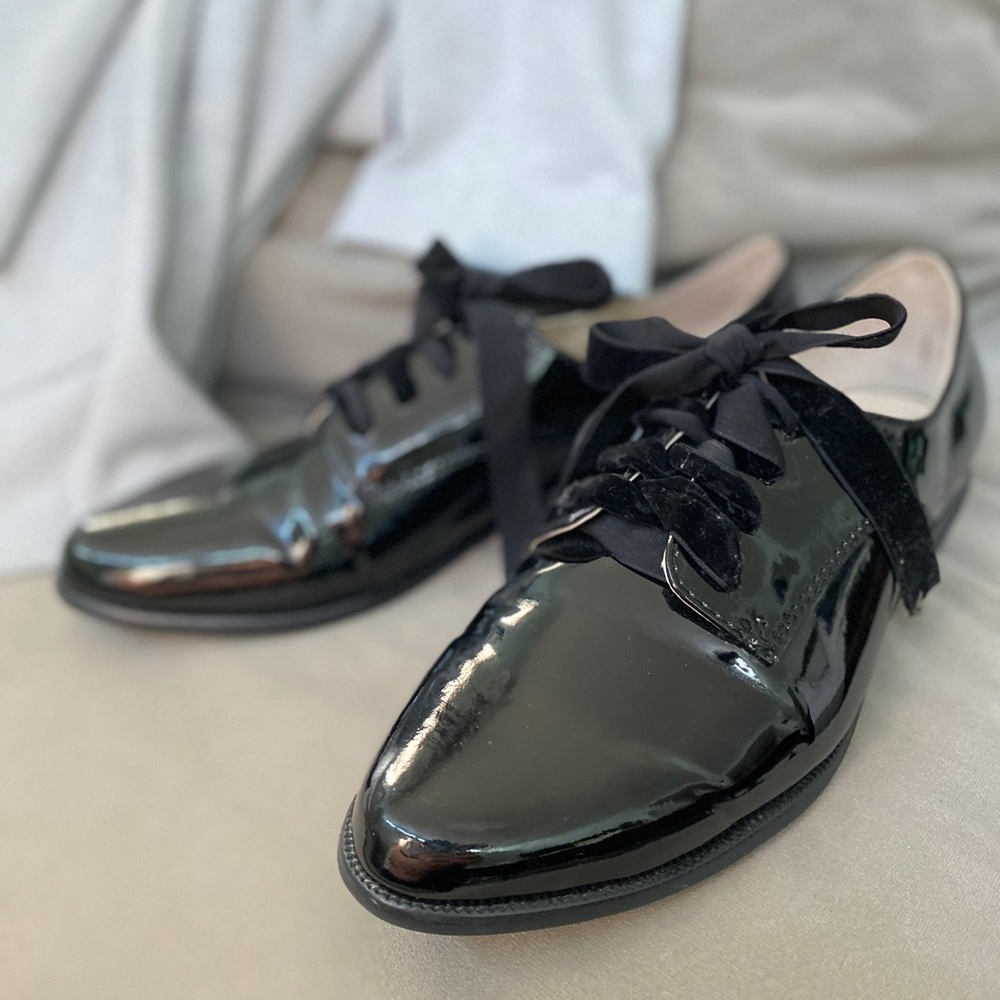 Deena & Ozzy black patent shoe velvet laces sz9